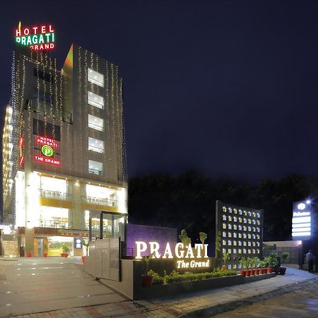 Hotel Pragati The Grand Ahmedabad Eksteriør billede