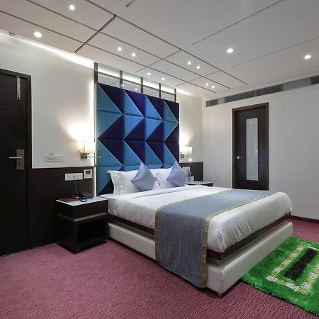 Hotel Pragati The Grand Ahmedabad Eksteriør billede