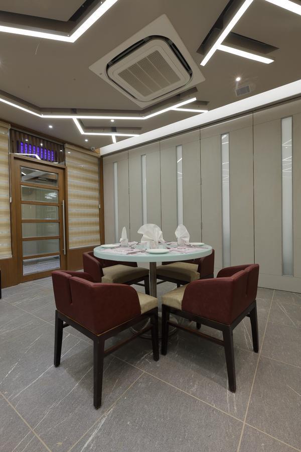 Hotel Pragati The Grand Ahmedabad Eksteriør billede