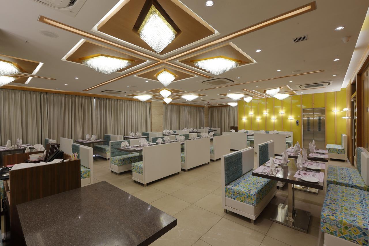 Hotel Pragati The Grand Ahmedabad Eksteriør billede