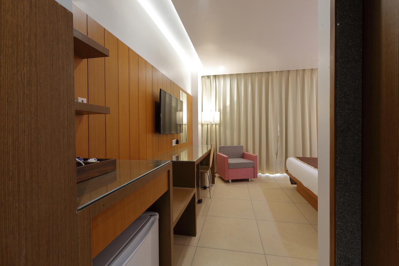 Hotel Pragati The Grand Ahmedabad Eksteriør billede