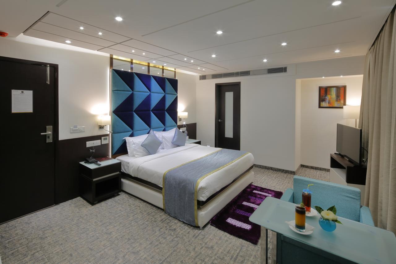 Hotel Pragati The Grand Ahmedabad Eksteriør billede