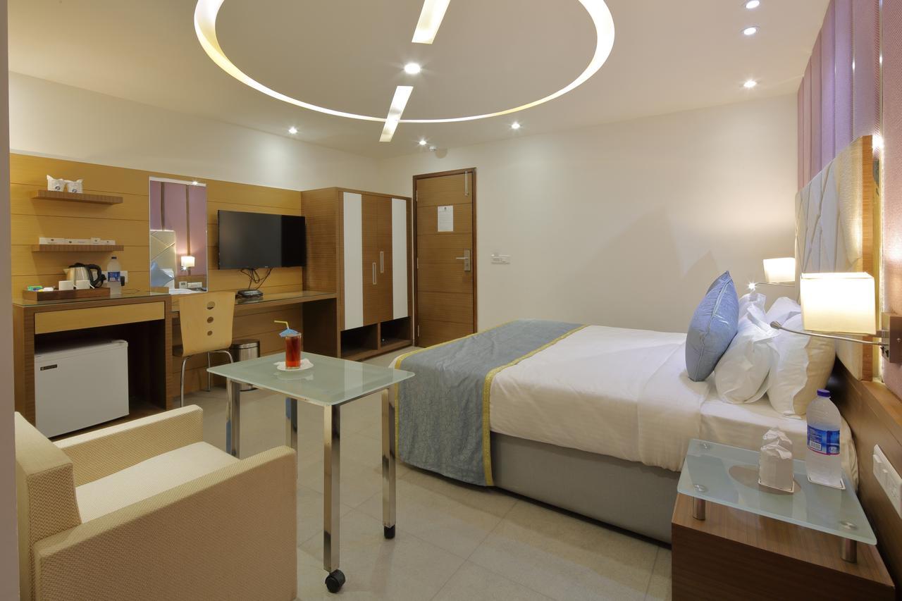 Hotel Pragati The Grand Ahmedabad Eksteriør billede