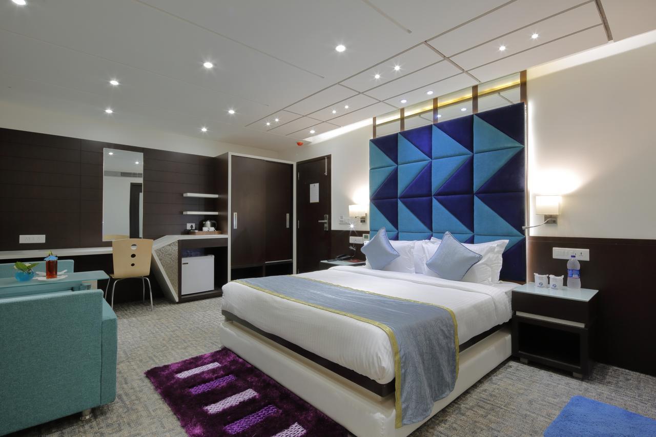Hotel Pragati The Grand Ahmedabad Eksteriør billede